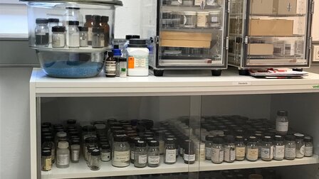 Probenlager der CRB Analyse Service GmbH für Bestnoten in Ringversuchen | © CRB Analyse Service GmbH